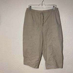 Allison Daley cargo capri pants, size 16P.